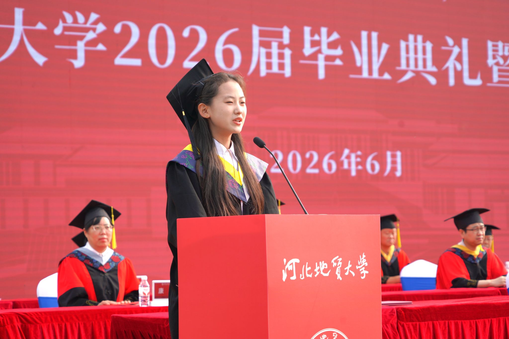 4d2242.jpg
